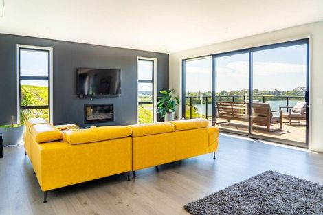 Photo of property in 32 Oyster Place, Omokoroa, 3114