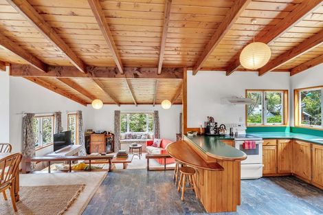 Photo of property in 5b Pohutukawa Grove, Whitianga, 3510