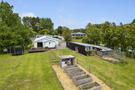 Photo of property in 32 Cambridge Street, Pahiatua, 4910