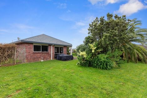 Photo of property in 1 Thoroughbred Place, Papamoa Beach, Papamoa, 3118