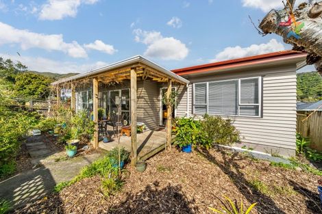 Photo of property in 94 Horoeka Street, Stokes Valley, Lower Hutt, 5019