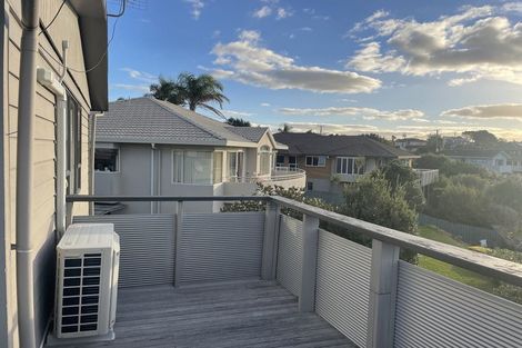 Photo of property in 136 Luckens Road, West Harbour, Auckland, 0618