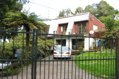 Photo of property in 33 Quinns Road, Waiatarua, Auckland, 0612