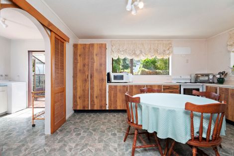 Photo of property in 3 Heron Place, Waiuku, 2123