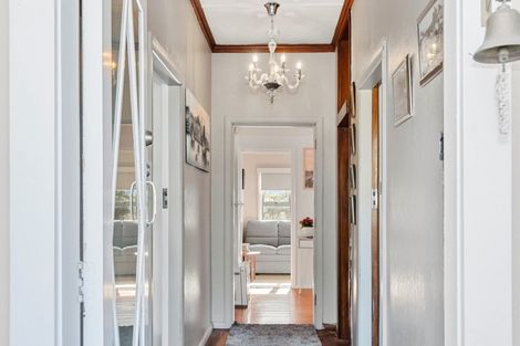 Photo of property in 35 Ngatai Road, Otumoetai, Tauranga, 3110