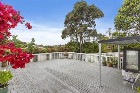 Photo of property in 6 Valdese Rise, Browns Bay, Auckland, 0630