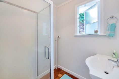 Photo of property in 19 Beaubank Road, Kelston, Auckland, 0602