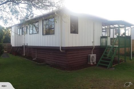 Photo of property in 16 Shearwater Street, One Tree Point, 0118