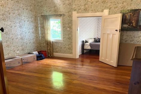 Photo of property in 44 Victoria Street, Carterton, 5713