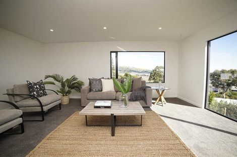 Photo of property in 27 Cannon Hill Crescent, Mount Pleasant, Christchurch, 8081