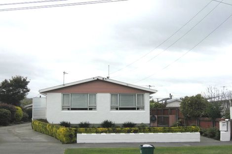 Photo of property in 23 Liverton Crescent, Bishopdale, Christchurch, 8053
