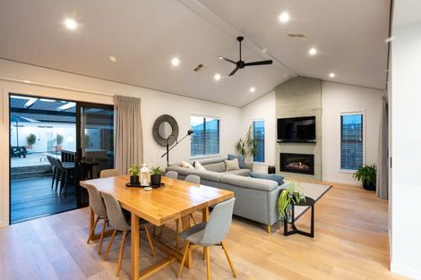 Photo of property in 10 Rich Rise, Havelock North, 4130