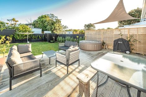 Photo of property in 113 Cornfoot Street, Castlecliff, Whanganui, 4501