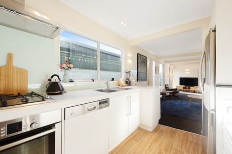 Photo of property in 165 Marine Parade, Seatoun, Wellington, 6022