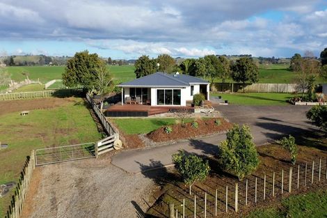 Photo of property in 640 Inland Road North, Onaero, Waitara, 4383