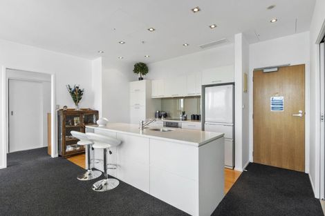 Photo of property in Sentinel Apartments, 905/3 Northcroft Street, Takapuna, Auckland, 0622