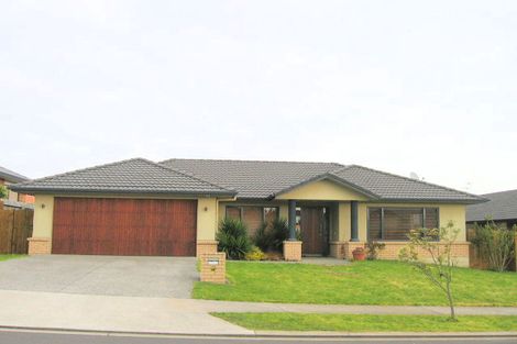 Photo of property in 9 Glastry Close, East Tamaki Heights, Auckland, 2016