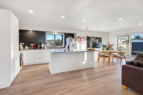 Photo of property in 233a Point Wells Road, Point Wells, 0986