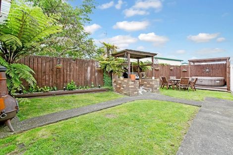 Photo of property in 10 Blackgate Place, Weymouth, Auckland, 2103