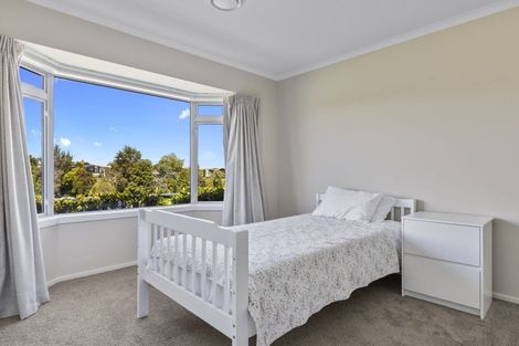 Photo of property in 5 Pukenamu Road, Rainbow Point, Taupo, 3330