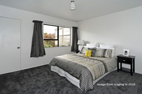 Photo of property in 2/14 Kelkirk Street, Kelston, Auckland, 0602