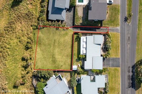 Photo of property in 18 Mangatawhiri Road, Omaha, 0986