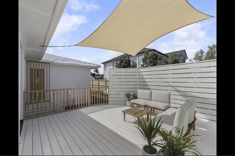 Photo of property in 21 Waione Avenue, Te Atatu Peninsula, Auckland, 0610