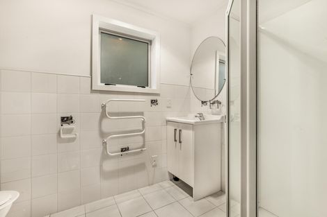 Photo of property in 13a Golf Road, New Lynn, Auckland, 0600