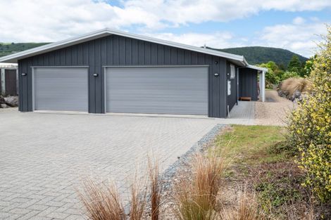 Photo of property in 127 Lisland Drive, Kinloch, Taupo, 3377