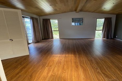 Photo of property in 1/13 Saddleback Rise, Murrays Bay, Auckland, 0630