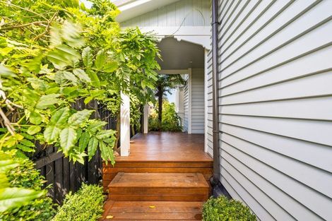 Photo of property in 36 Ngaio Street, Saint Martins, Christchurch, 8022