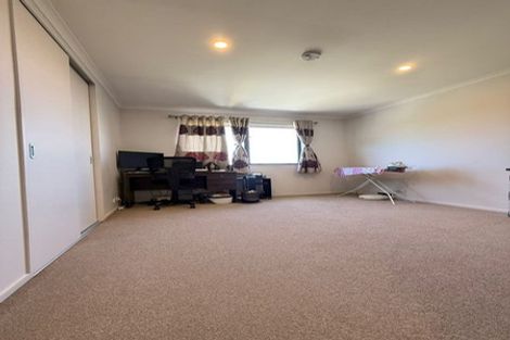Photo of property in 90 Matairangi Avenue, Totara Heights, Auckland, 2105