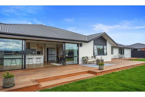 Photo of property in 7 Oakville Close, Rangiora, 7400