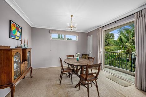 Photo of property in 31 Ocean View Road, Milford, Auckland, 0620