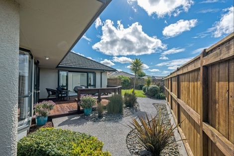 Photo of property in 40 Royal Oak Drive, Kelvin Grove, Palmerston North, 4414