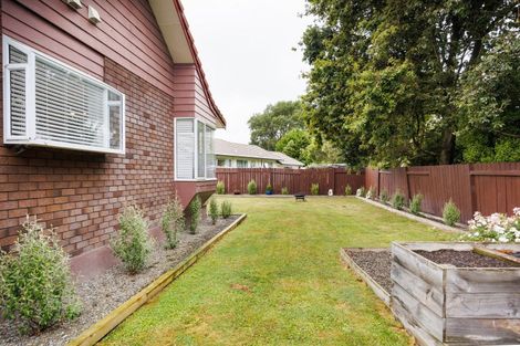 Photo of property in 21 Dalfield Place, Highbury, Palmerston North, 4412