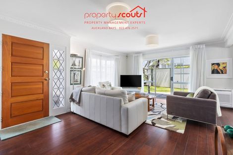 Photo of property in 2/139 Shakespeare Road, Milford, Auckland, 0620