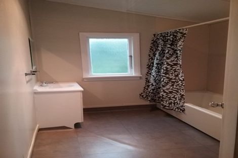 Photo of property in 20 Athol Place, Ravensbourne, Dunedin, 9022