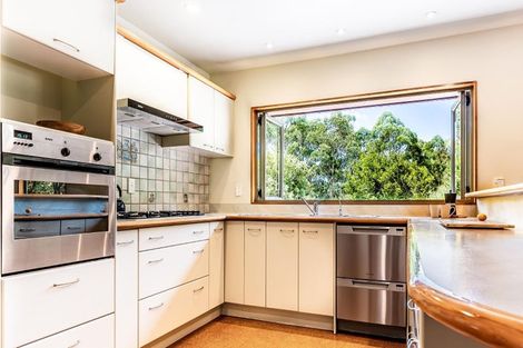 Photo of property in 70 Scott Road, Stanmore Bay, Whangaparaoa, 0932