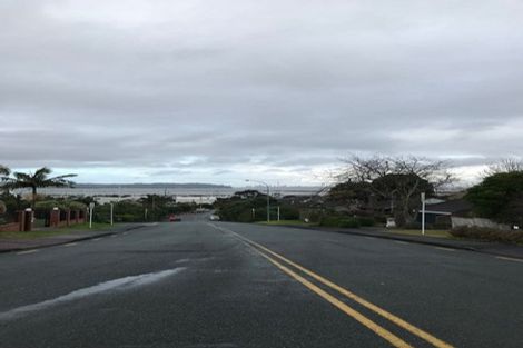 Photo of property in 1/1 Clearwater Cove, West Harbour, Auckland, 0618