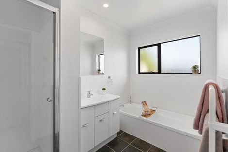 Photo of property in 6 Central Park, Paraparaumu Beach, Paraparaumu, 5032