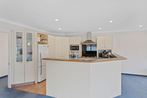 Photo of property in 96 Guildford Drive, Paraparaumu Beach, Paraparaumu, 5032