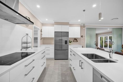 Photo of property in 9 Links Drive, Waiwhakaiho, New Plymouth, 4312