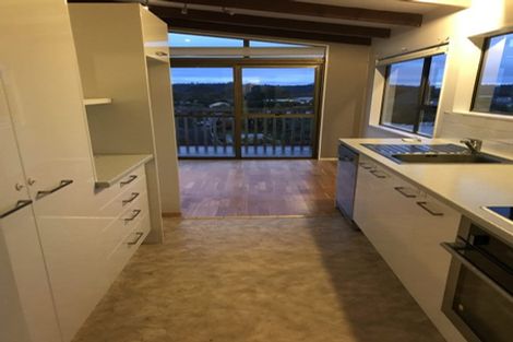 Photo of property in 16 Telstar Place, Beach Haven, Auckland, 0626