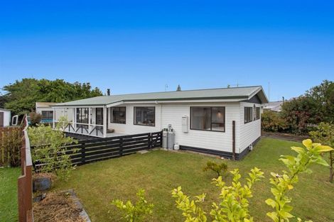 Photo of property in 15 Kauri Street, Edgecumbe, 3120