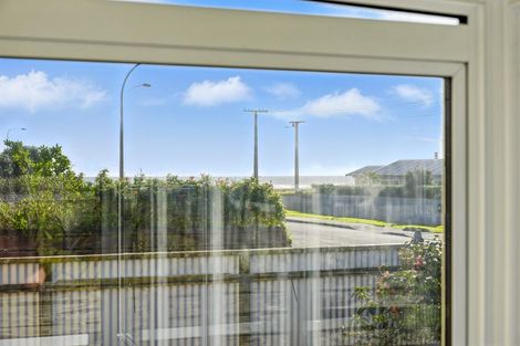 Photo of property in 5 Karaka Street, Otaki Beach, Otaki, 5512