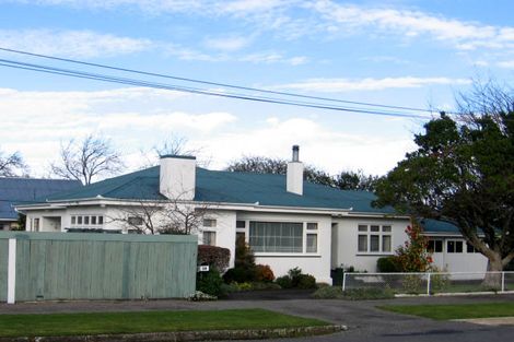 Photo of property in 2 Lansdowne Crescent, Lansdowne, Masterton, 5810