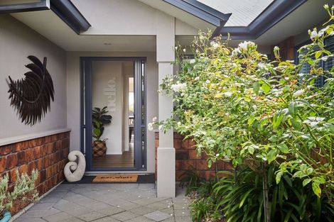 Photo of property in 16 Olive Close, Omokoroa, 3114