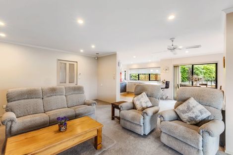Photo of property in Caversham Park, 2/18 Caversham Road, Westmere, Whanganui, 4501