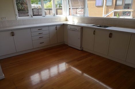 Photo of property in 4 Windsor Place, Windsor Park, Auckland, 0630